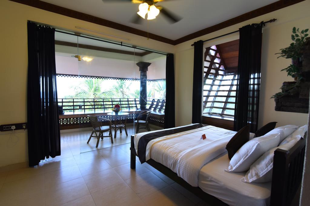 Kovalam Beach Hotel Dış mekan fotoğraf