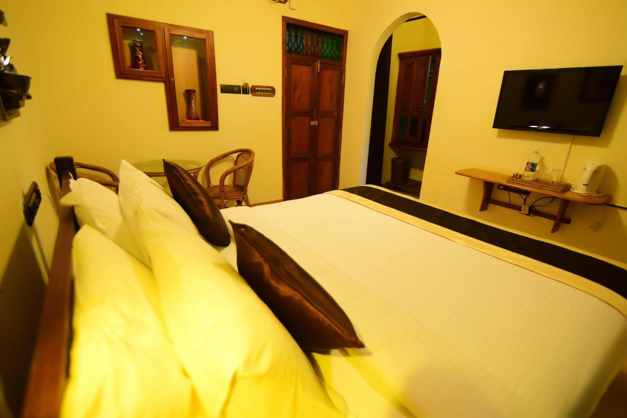 Kovalam Beach Hotel Dış mekan fotoğraf