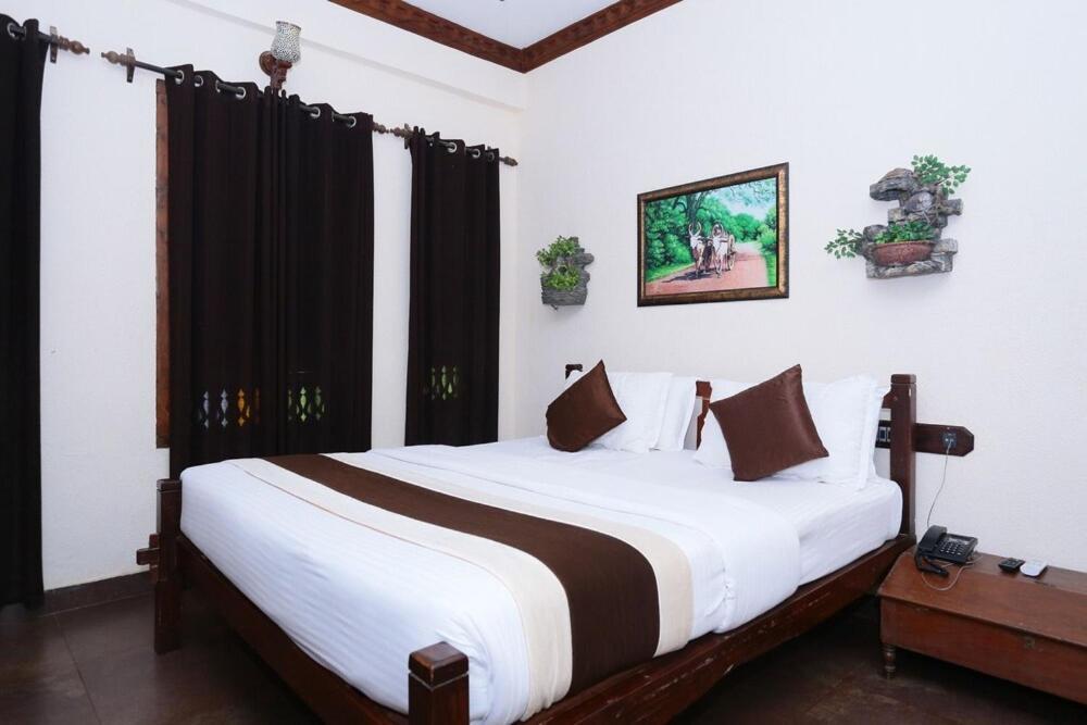 Kovalam Beach Hotel Dış mekan fotoğraf