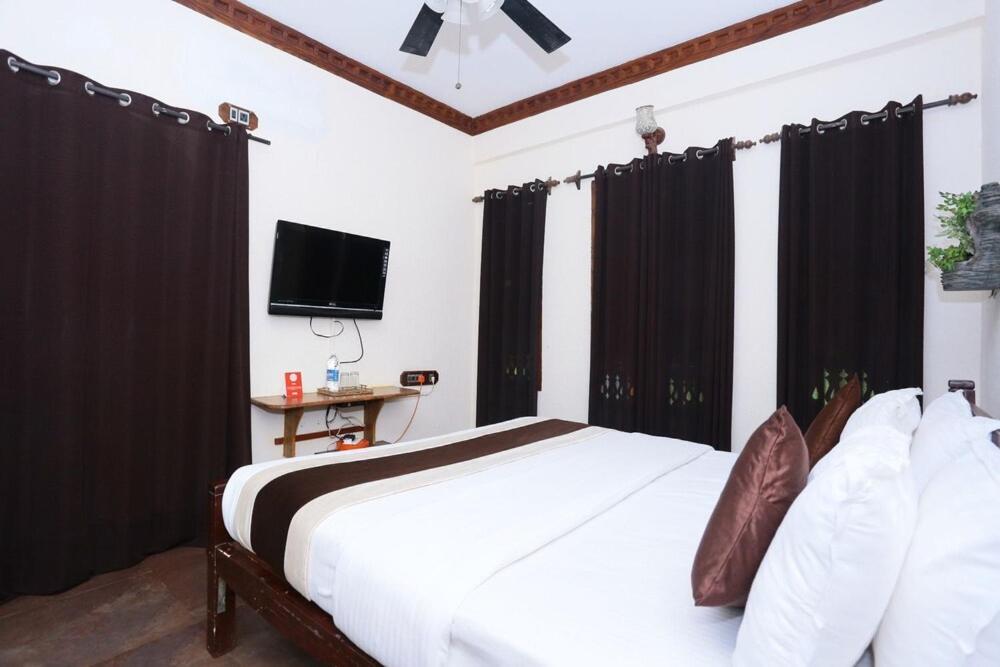 Kovalam Beach Hotel Dış mekan fotoğraf